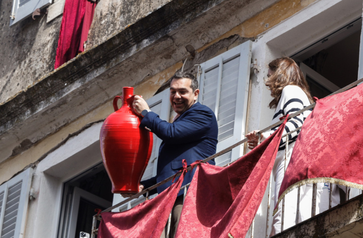 Ο Τσίπρας πέταξε «μπότη» στην Κέρκυρα