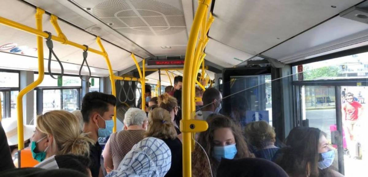 Οι πιθανές διευκολύνσεις για τους εμβολιασμένους στα μέσα μεταφοράς
