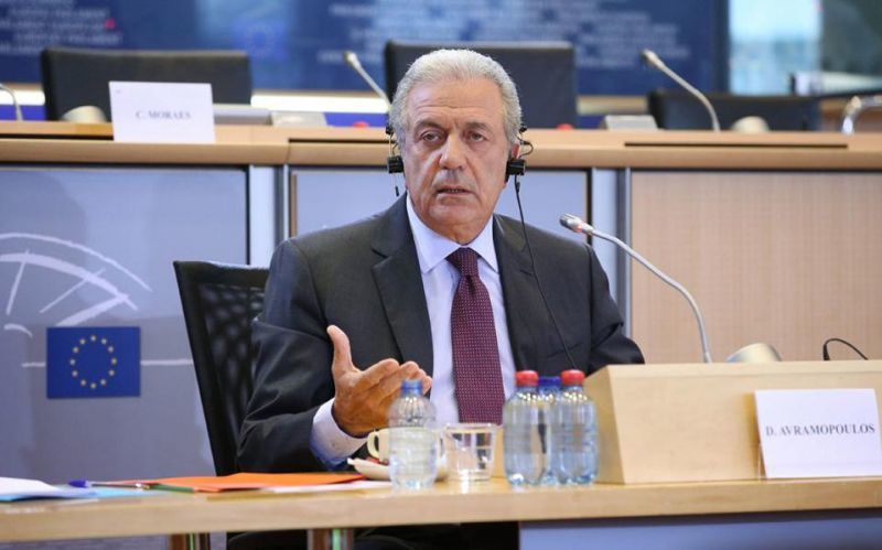 Αβραμόπουλος:Η Κομισιόν γνωρίζει την τεράστια μεταναστευτική πίεση στα ελληνικά νησιά