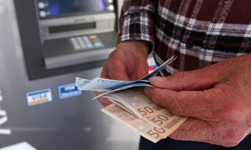 Περικοπές στις επικουρικές από τις 2 Αυγούστου