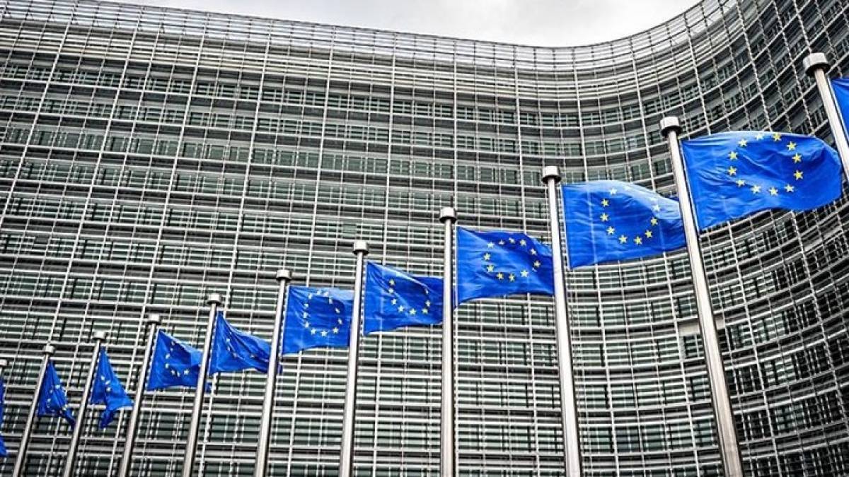 Κομισιόν: Συνεχίζονται οι προετοιμασίες για έξοδο της Βρετανίας χωρίς συμφωνία