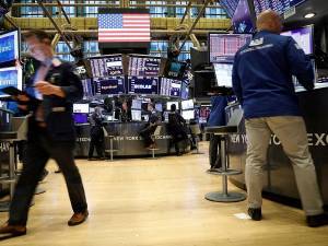 Διευρύνεται το πτωτικό σερί στη Wall Street