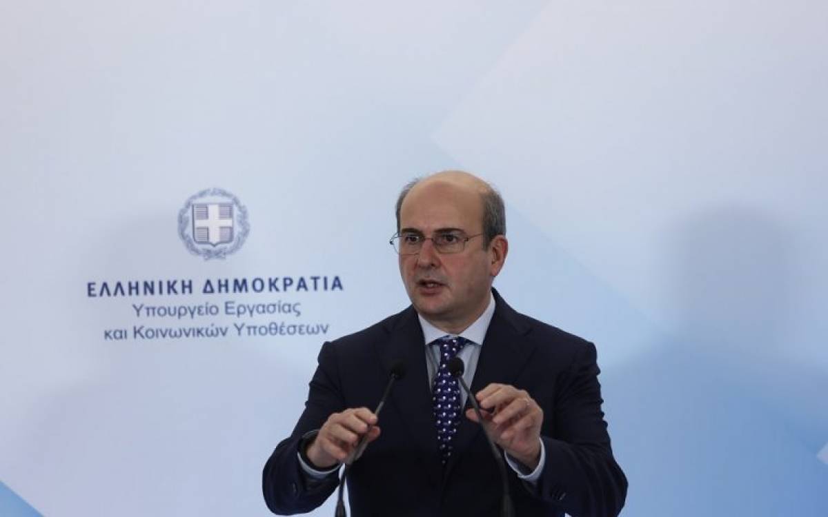 Χατζηδάκης για έκδοση συντάξεων: Χρονιά-ρεκόρ όλων των εποχών το 2021
