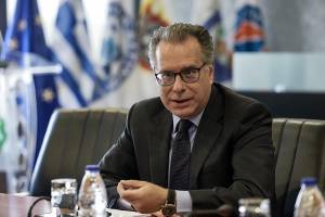 Κουμουτσάκος: Στην Ελβετία προς ενίσχυση του προγράμματος μετεγκατάστασης ασυνόδευτων ανηλίκων