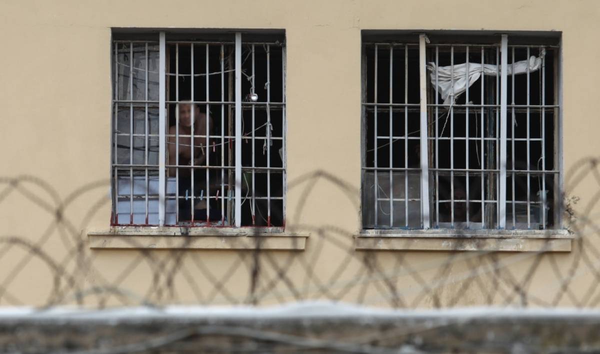 Θεσσαλονίκη: Επεισόδια και φωτιά στα κρατητήρια του Μεταγωγών