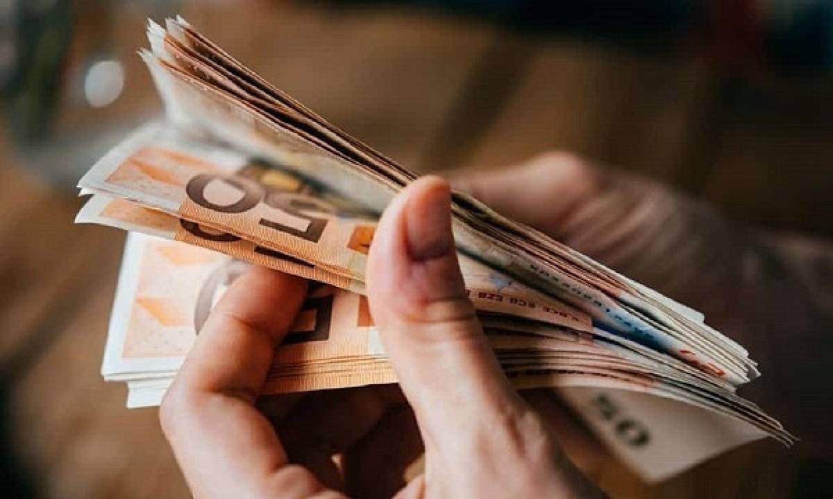 Στην τελική ευθεία η καταβολή των 534 ευρώ-Ποιοι πληρώνονται σήμερα