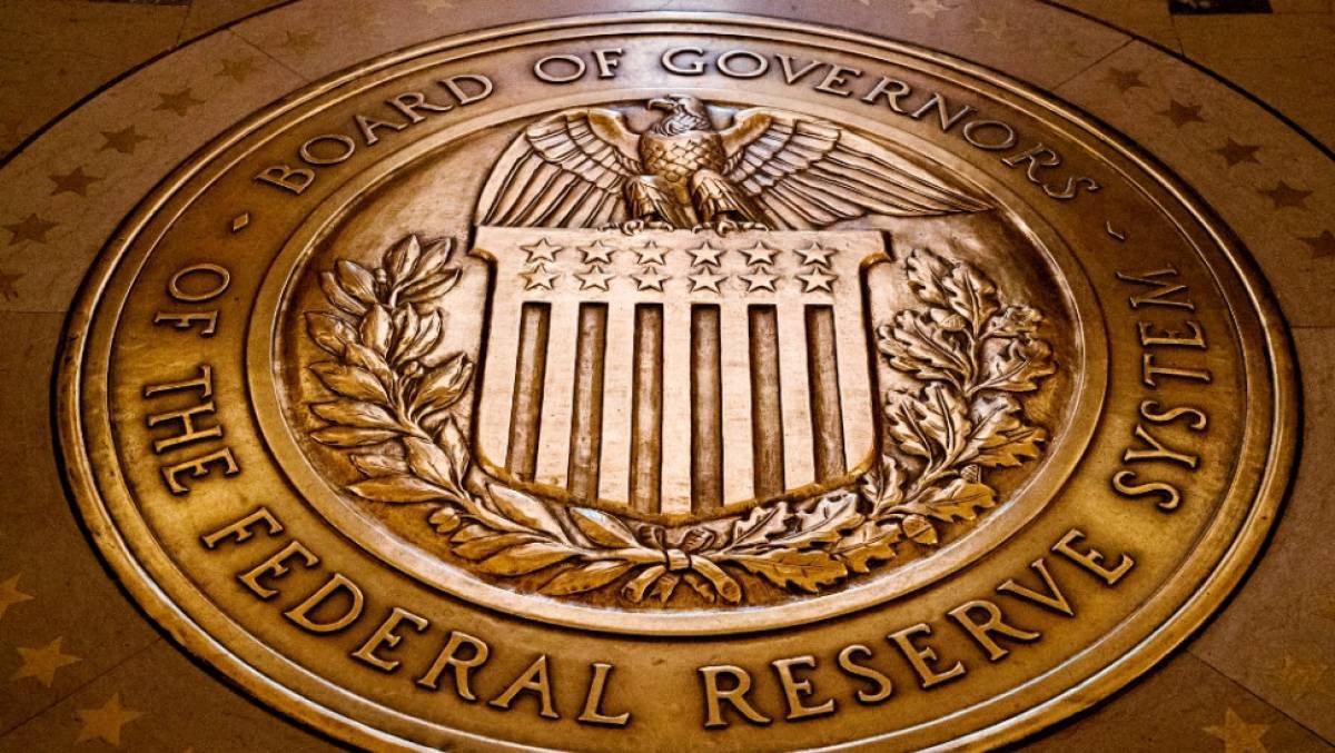 Η Fed «βλέπει» πολλαπλές αυξήσεις επιτοκίων το 2022