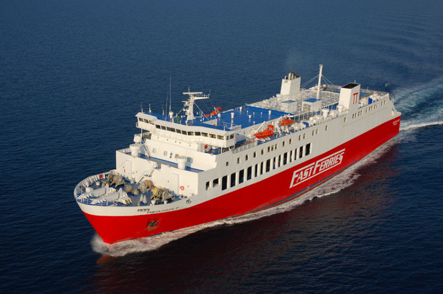 Fast Ferries προς Κυκλάδες: «Η ακτοπλοΐα δεν μπορεί να λειτουργεί μόνο το καλοκαίρι»