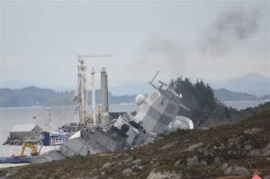 Λεπτομέρειες για τη σύγκρουση ελληνικού πετρελαιοφόρου με νορβηγική φρεγάτα