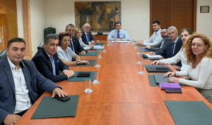 Έκκληση Σκρέκα για σταθερές τιμές στο ψωμί- Προειδοποιήσεις για πρόστιμα
