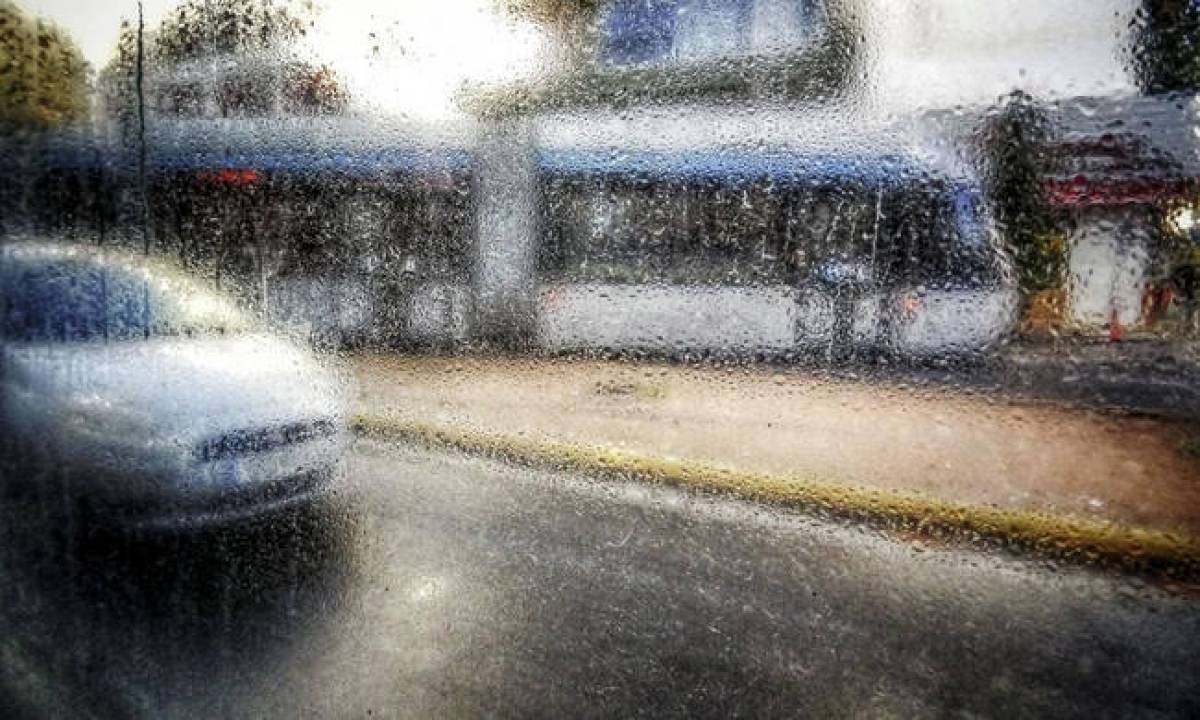 Για πλημμύρες και λασποβροχές προειδοποιούν οι μετεωρολόγοι