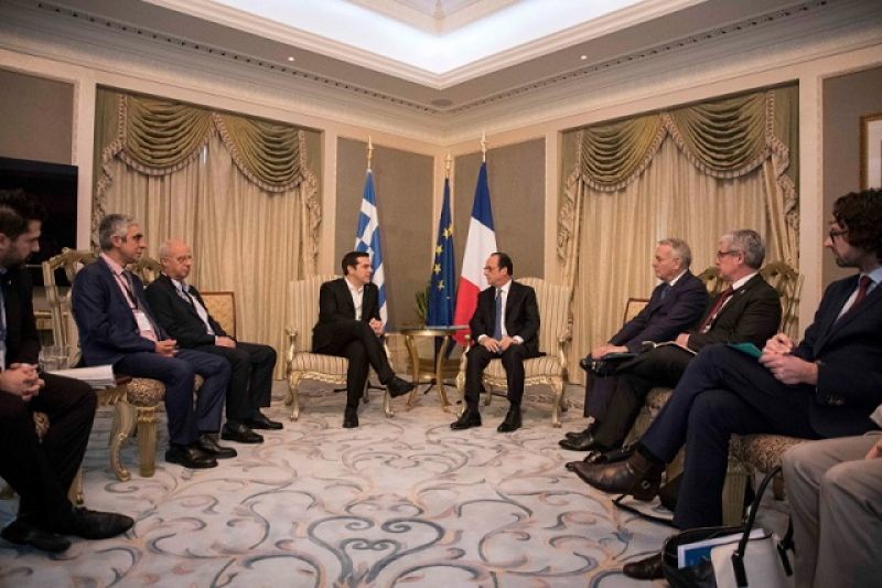Συνάντηση Τσίπρα-Ολάντ στο Άμπου Ντάμπι- Όλα όσα συζητήθηκαν