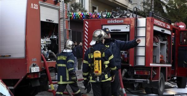 Πυρκαγιά ξέσπασε σε κτίριο στην Πειραιώς