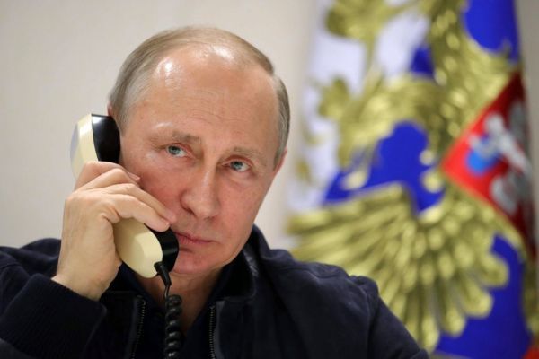 Συντριπτική νίκη Πούτιν, πρόεδρος για τέταρτη φορά