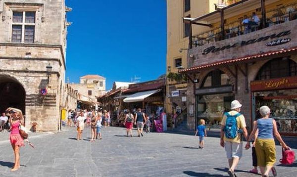 Περισσότεροι τουρίστες σε Ρόδο και Κω το Μάιο