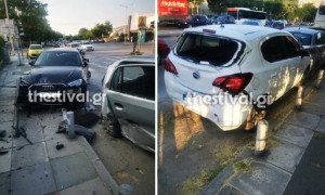 Θεσσαλονίκη: Τουριστικό λεωφορείο έπεσε πάνω σε σταθμευμένα αυτοκίνητα-Σοβαρές υλικές ζημιές