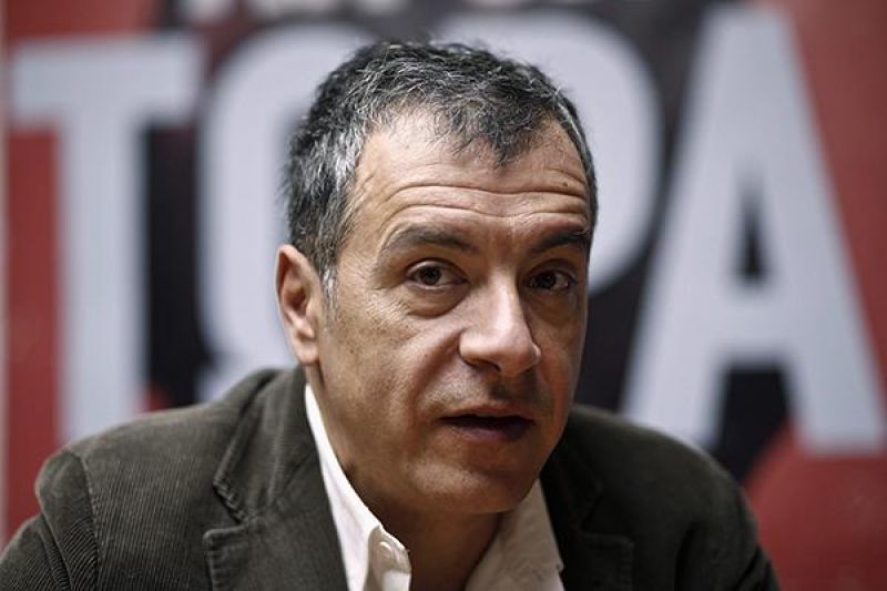 Θεοδωράκης: Μολυσμένοι από τον παλαιοκομματισμό Τσίπρας και Μεϊμαράκης