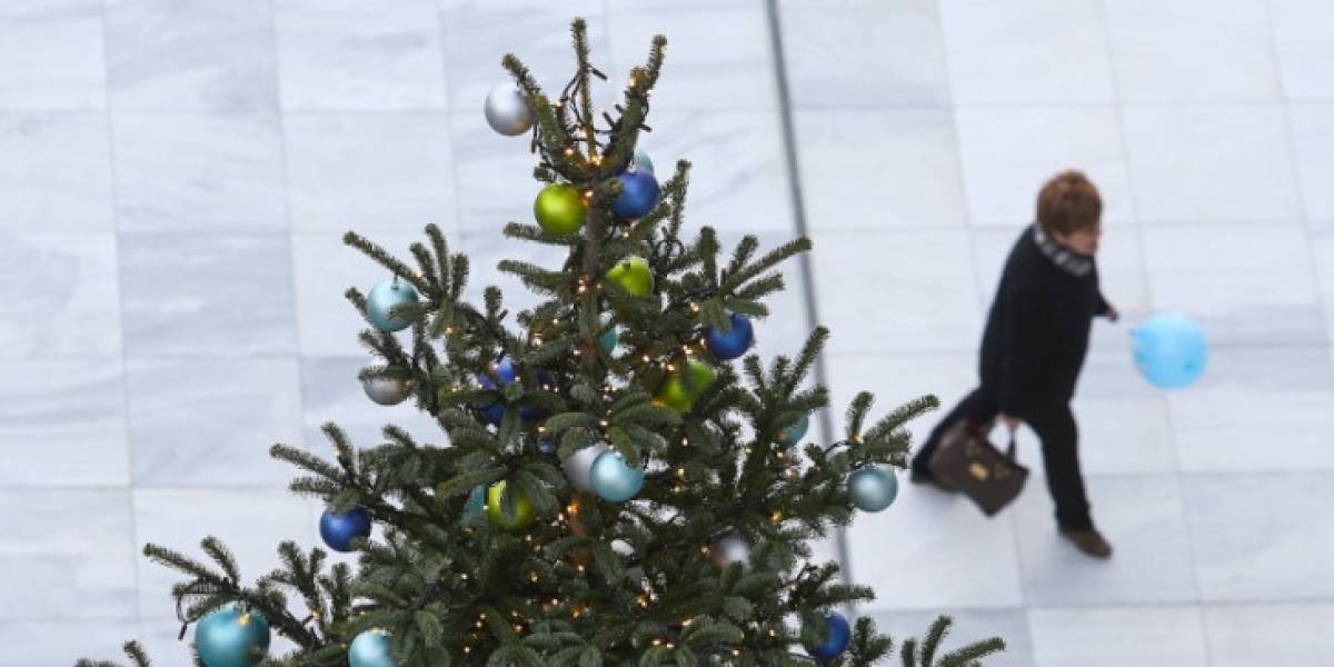 Τα ωράρια σούπερ μάρκετ και καταστημάτων έως την Πρωτοχρονιά