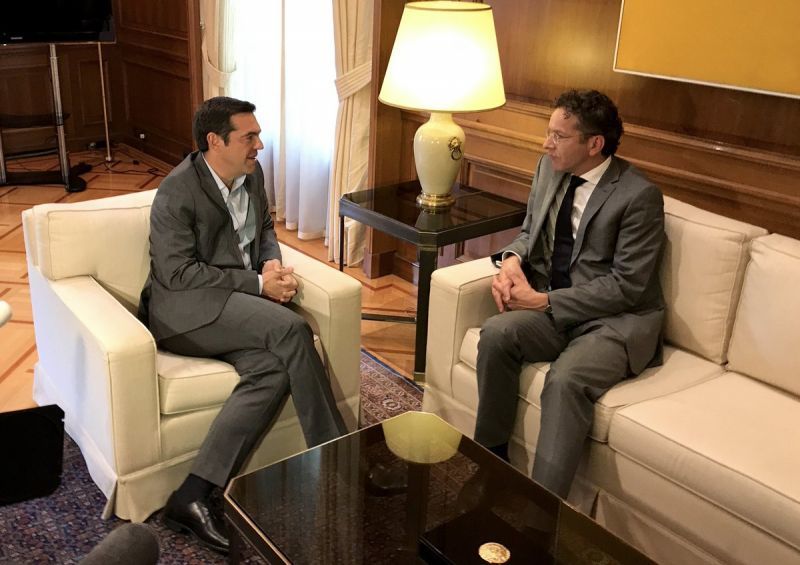 Τσίπρας-Ντάισελμπλουμ: Αμοιβαίες... φιλοφρονήσεις και δεσμεύσεις για τρέξιμο της αξιολόγησης