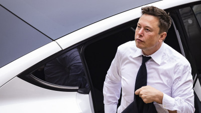 Tesla: Ο Μασκ αποκαλύπτει σχέδια για παραγωγή φθηνότερου ηλεκτρικού οχήματος