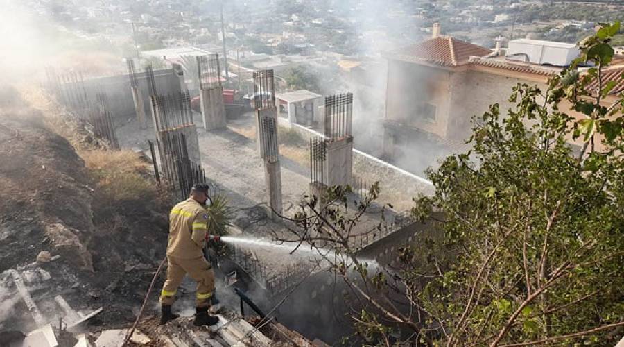 Έκρηξη στα Καλύβια Αττικής κατά τον ανεφοδιασμό δεξαμενής υγραερίου-Επτά τραυματίες