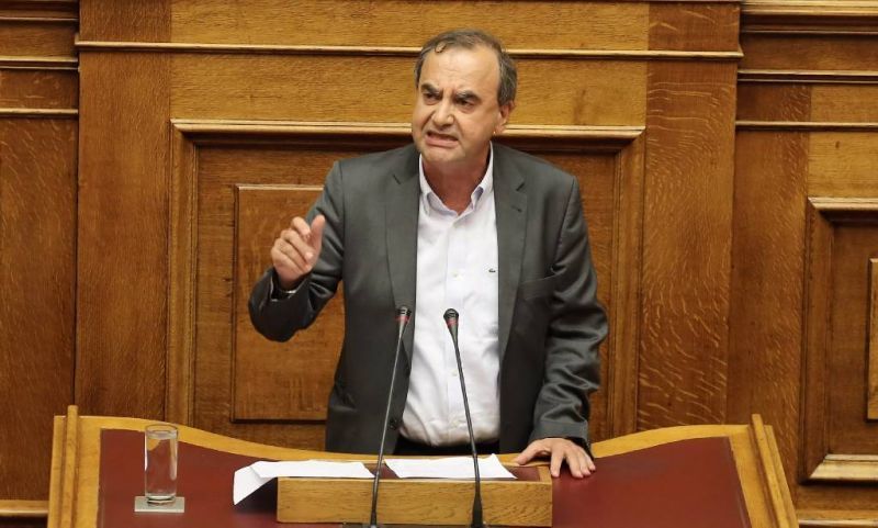 Κανένα πρόβλημα με συντάξεις κι επιδόματα, διαβεβαιώνει ο Δ. Στρατούλης