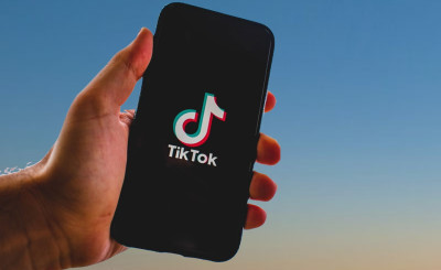 TikTok: Λανθασμένη η αναστολή χρήσης από την Κομισιόν