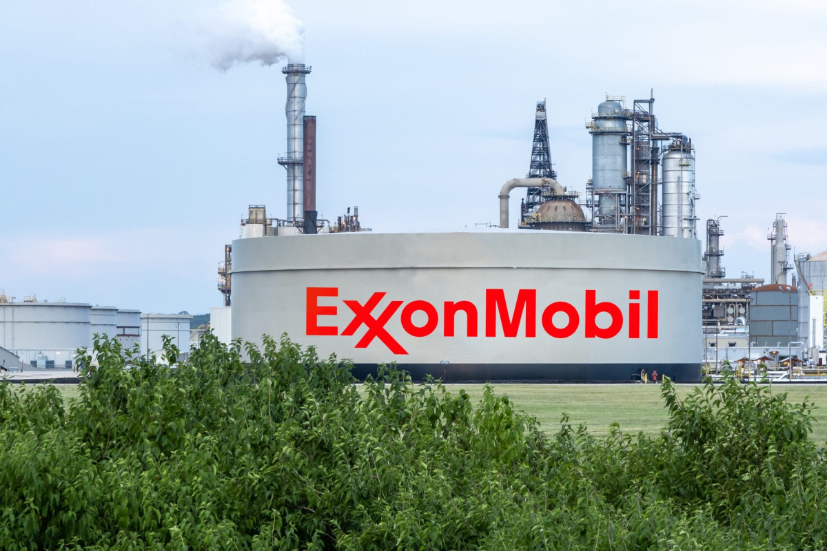 ExxonMobil: Ξεκίνησε την απομάκρυνση στελεχών της από την Μέση Ανατολή