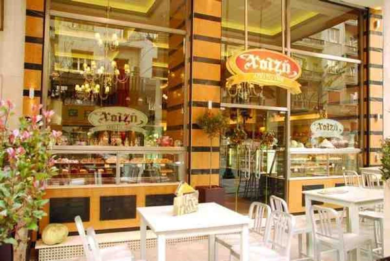 Νέο ξεκίνημα για τα ζαχαροπλαστεία Χατζή