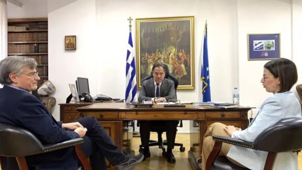 Κορονοϊός: Γεωργιάδης και Αγαπηδάκη συζήτησαν με Τσιόδρα τα νέα δεδομένα