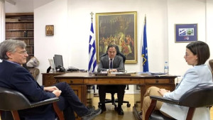 Κορονοϊός: Γεωργιάδης και Αγαπηδάκη συζήτησαν με Τσιόδρα τα νέα δεδομένα
