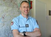 Γαλλία: Τιμές στον ήρωα αστυνομικό Αρνό Μπελτράμ