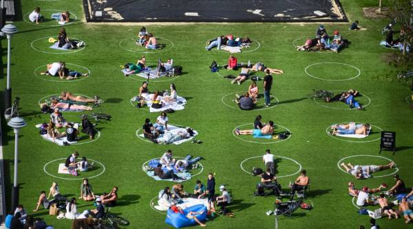 Το πρώτο social distancing πάρκο στη Νέα Υόρκη (photos)