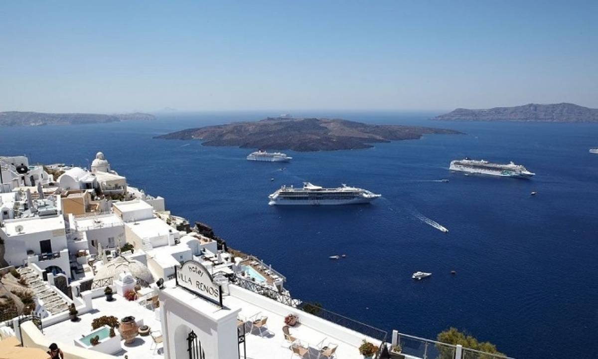 Αύξηση κρουαζιερόπλοιων στη Σαντορίνη το 2019-2020