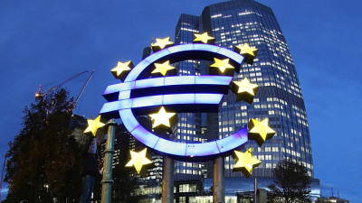 «Καμπανάκι» ΕΚΤ: Ντόμινο κινδύνων για τη χρηματοπιστωτική σταθερότητα
