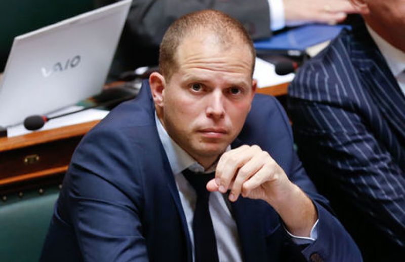 Διαψεύδει ο Βέλγος: «Δεν του είπα να πετάξει τους πρόσφυγες»