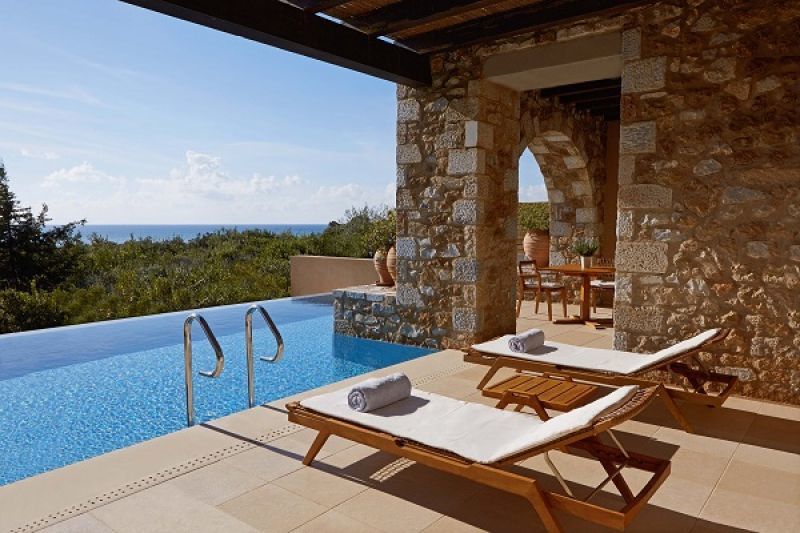 Στα κορυφαία resorts της Ευρώπης τα ξενοδοχεία της Costa Navarino