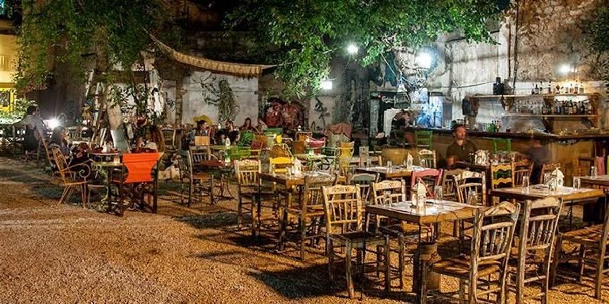 Τα «τραπεζάκια έξω» κερδίζουν… έδαφος-Το πλάνο για μπαρ και ξαπλώστρες