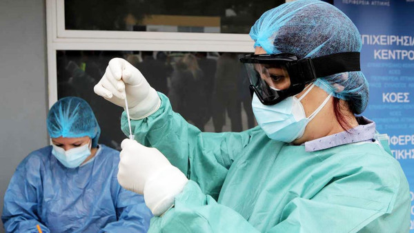 Κορονοϊός-Ελλάδα: 134 θάνατοι και 61.139 νέα κρούσματα την εβδομάδα