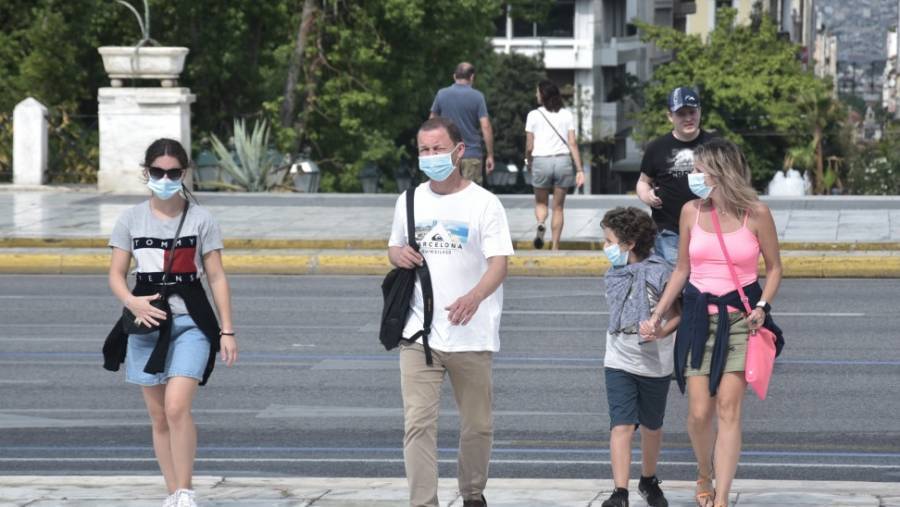 Κορονοϊός: Μάσκες παντού από σήμερα-Το βράδυ απαγόρευση κυκλοφορίας-Τα πρόστιμα