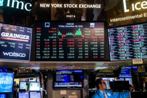 Ανοδικό άνοιγμα στη Wall Street-Αναμένονται ισχυρά μηνιαία κέρδη
