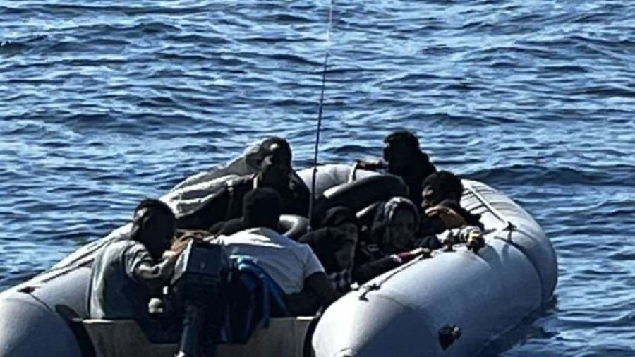 Σάμος: Εντοπισμός και διάσωση 14 μεταναστών και σύλληψη ενός διακινητή
