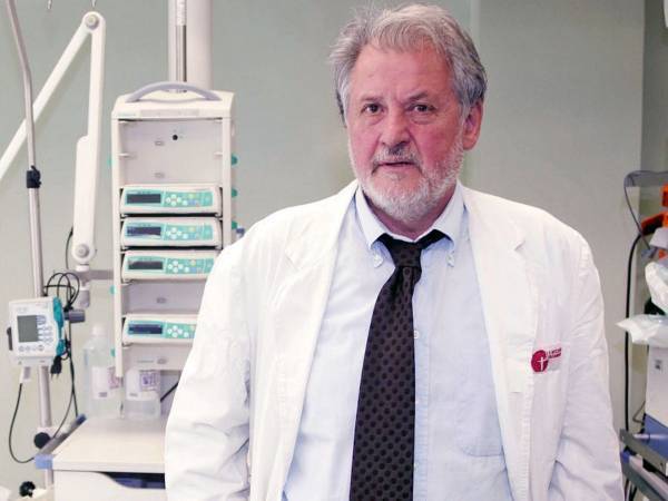 Καπραβέλος: Πεθαίνουν διασωληνωμένοι εκτός ΜΕΘ