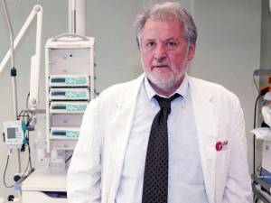 Καπραβέλος: Πεθαίνουν διασωληνωμένοι εκτός ΜΕΘ