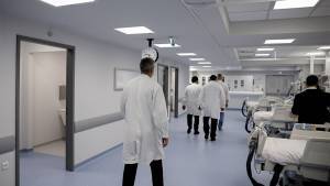 Yγειονομικοί ψυχιατρικών νοσοκομείων: Παράταση υποχρέωσης εμβολιασμού έως 15/09