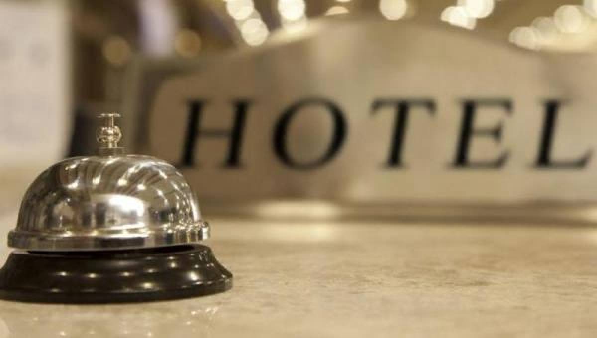 ΠΝΠ για τουρισμό: Τι προβλέπεται για ακυρώσεις ταξιδιών και ενισχύσεις