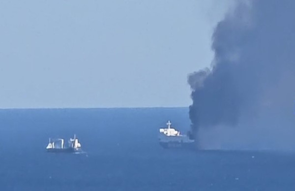 Φωτιά σε οχηματαγωγό πλοίο με 29 επιβαίνοντες βόρεια της Μυκόνου