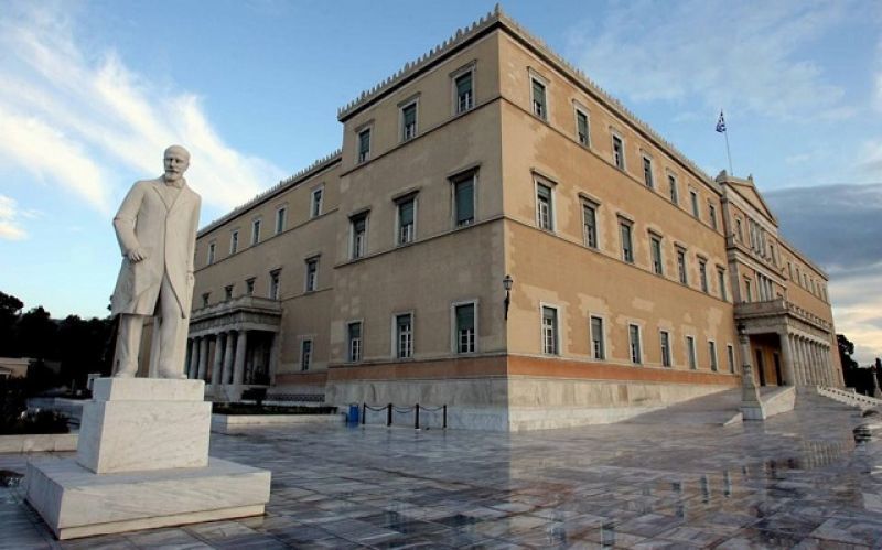 Γραφείο Προϋ/μού Βουλής:Δεν βγαίνουμε στις αγορές- Μνημόνιο ως το '18