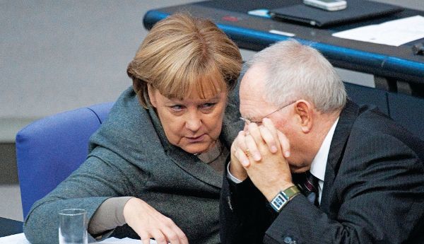 Der Spiegel: Σενάριο τρομοκράτησης της Ελλάδας παρόμοιο με της Κύπρου εξετάζει η Γερμανία