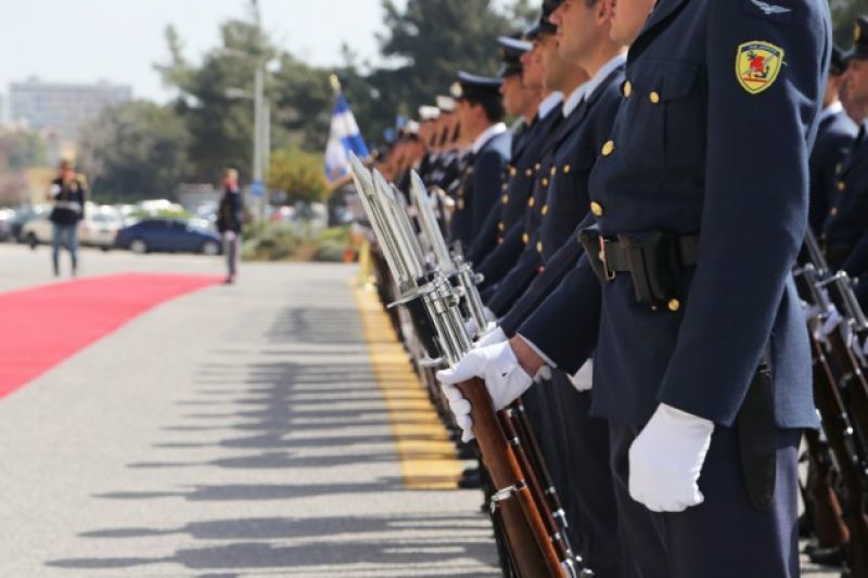 ΥΕΘΑ: Κανένα πάγωμα στο μισθολόγιο των Ενόπλων Δυνάμεων